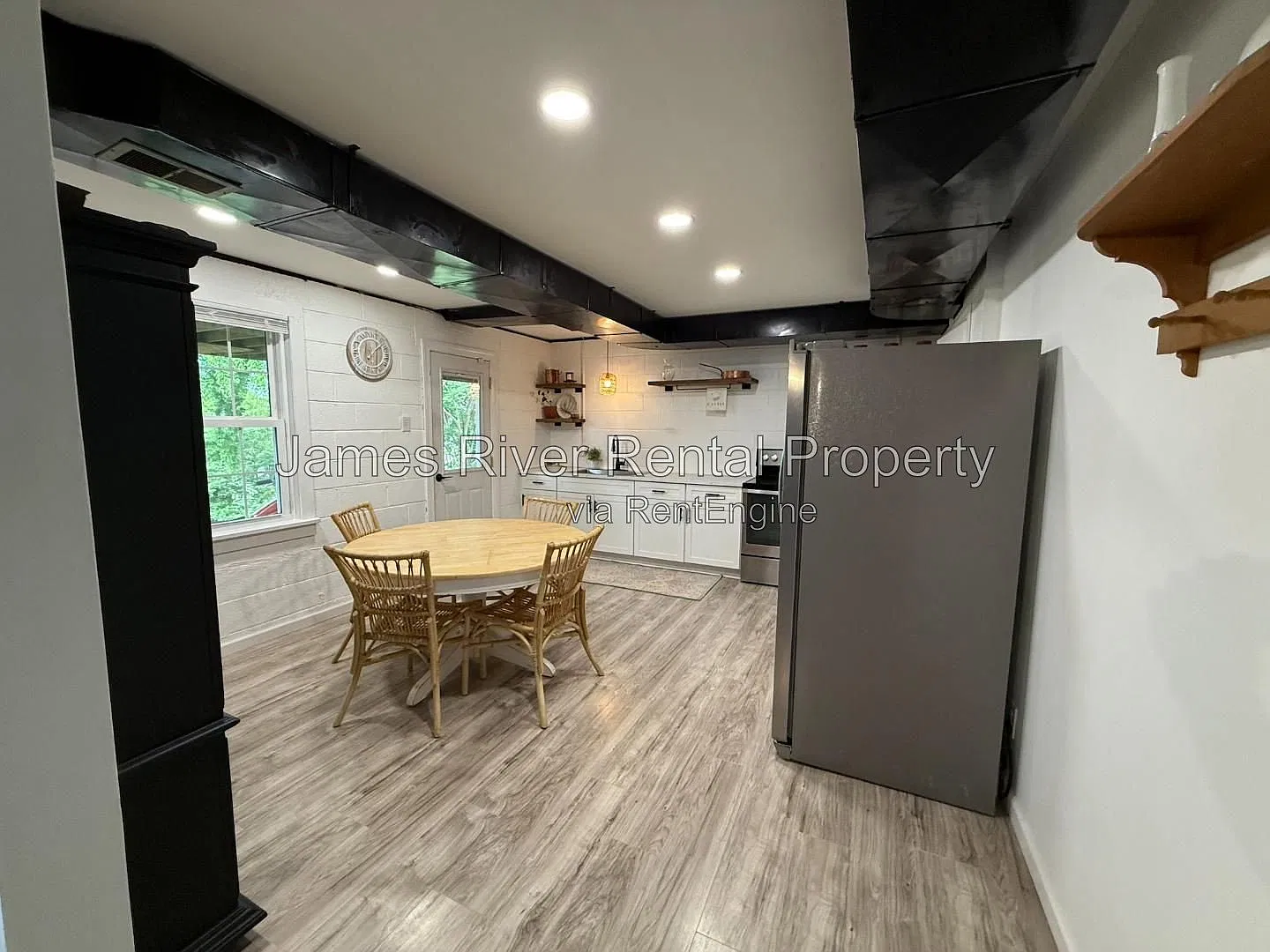 2 bed, 1.0 bath, 1200 sqft, $1,095 — Photo 2