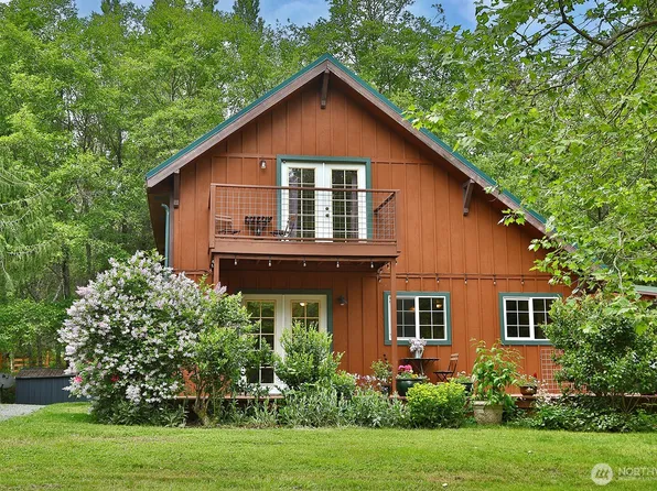 6939 Old Wagon Road, Clinton, WA 98236