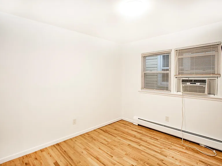 391 Manila Ave #3 — Photo 13