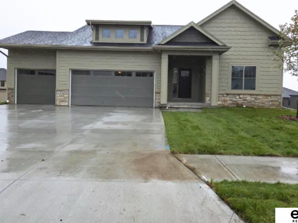 12409 S 89th Ave, Papillion, NE 68046