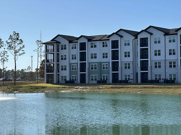 The Beacon at 331 Apartments — Photo 3
