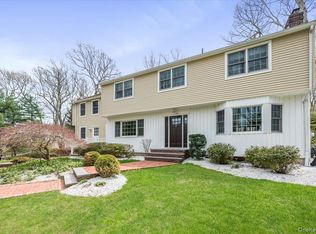 4 Springwood Path, Syosset, NY 11791