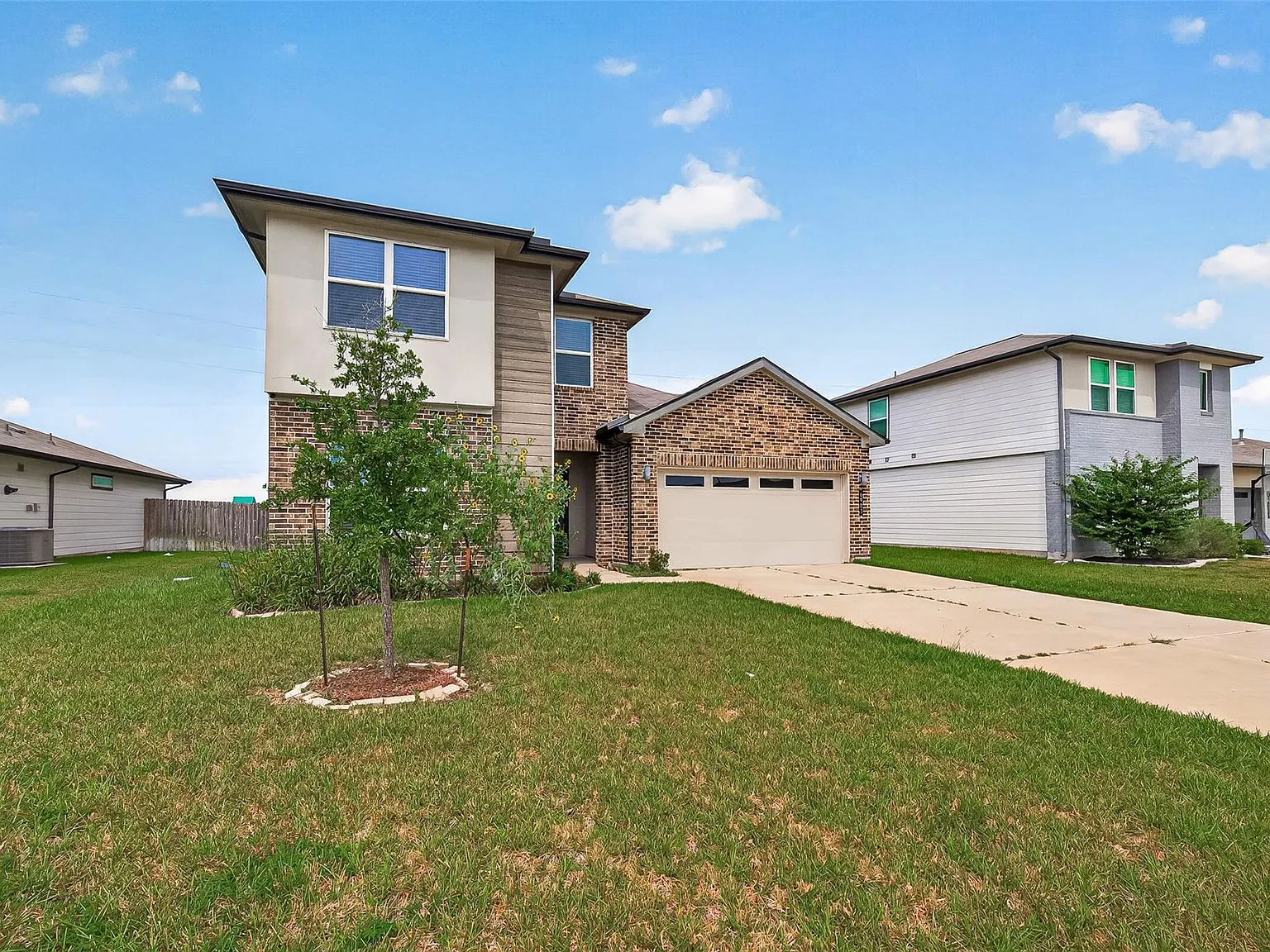 4 bed, 3.0 bath, 2197 sqft, $2,400 — Photo 4