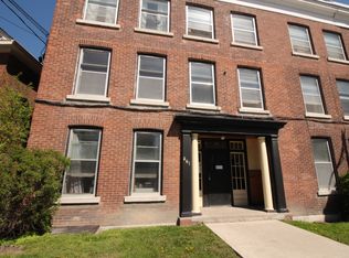 261 University Ave #1, Kingston, ON K7L 3R1