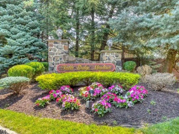 48 Falls Bridge Dr #48, Totowa Boro, NJ 07512