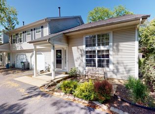 238 Butternut Ln, Streamwood, IL 60107