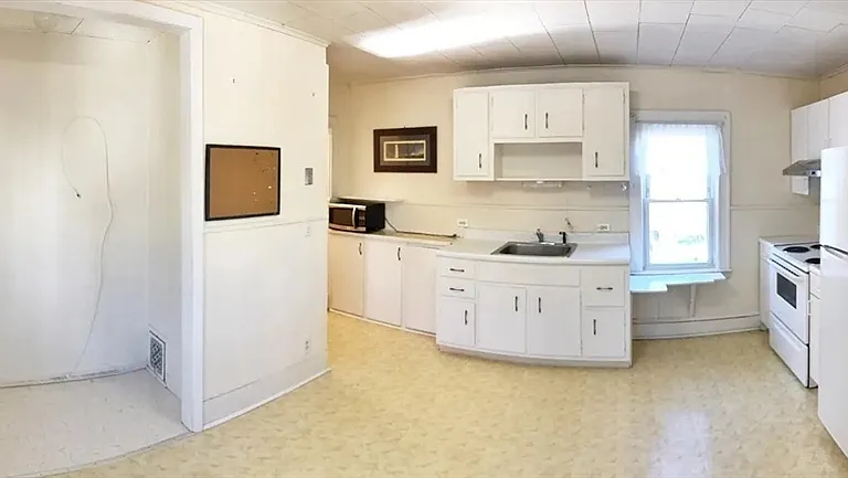 308 Belmont St #2 — Photo 3