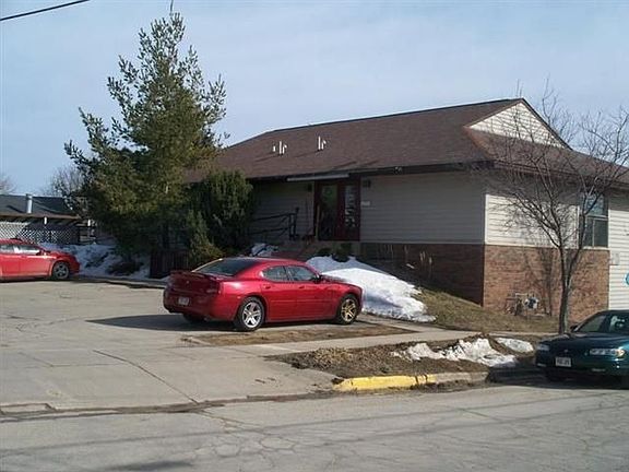 2nd image of 105 N Union St