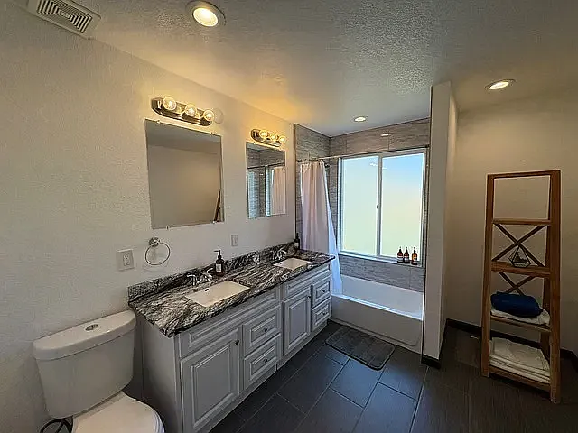 3275 W Hawthorne Pl — Photo 13