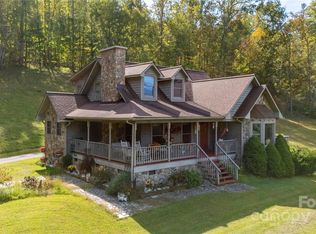 400 Three Dog Mountain Rd, Bakersville, NC 28705