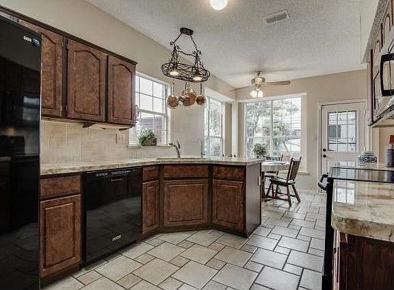 5th image of 3 Walden Ct
