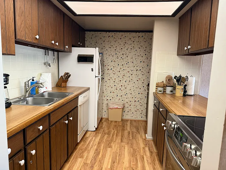 2080 Trollhaugen Ct #310 — Photo 10