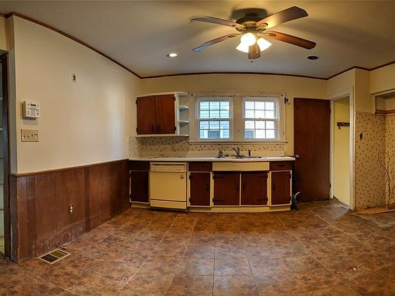 2nd image of 5611 Theota Ave