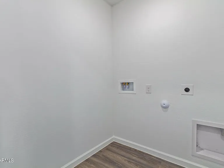 1158 N Larat Ln — Photo 13