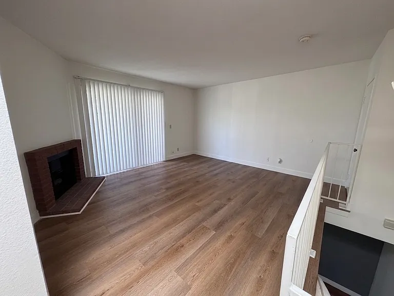 5729 Hazeltine Ave #4 — Photo 12