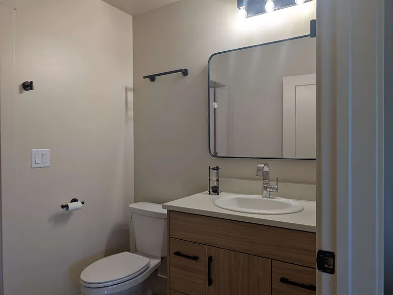 150 E 700 N #7 — Photo 9