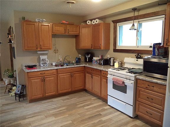 4th image of 8884 N Godfrey Road