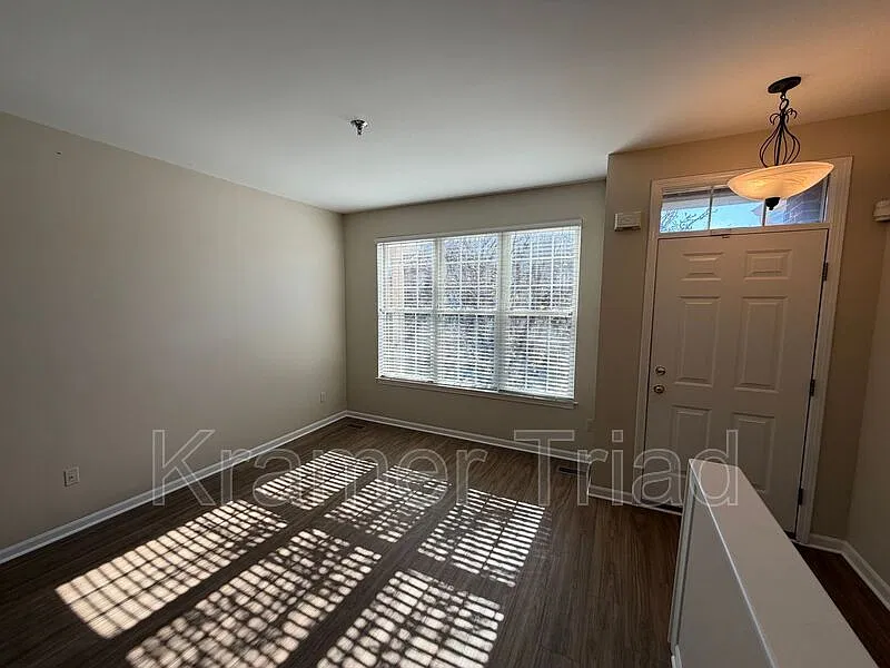 2 bed, 2.0 bath, 1078 sqft, $2,250 — Photo 3