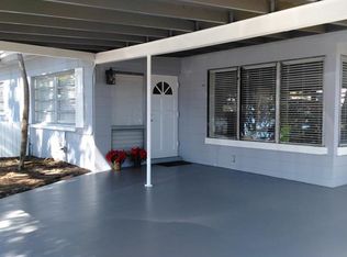 28 14th Ave SW, Largo, FL 33770