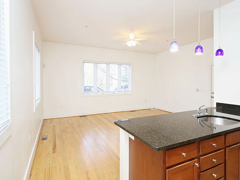 215 5th St SW #1D — Photo 5