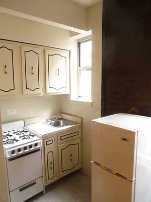 Rented by DSA Realty Midtown West | media 19
