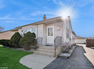 8230 S Octavia Ave, Bridgeview, IL 60455