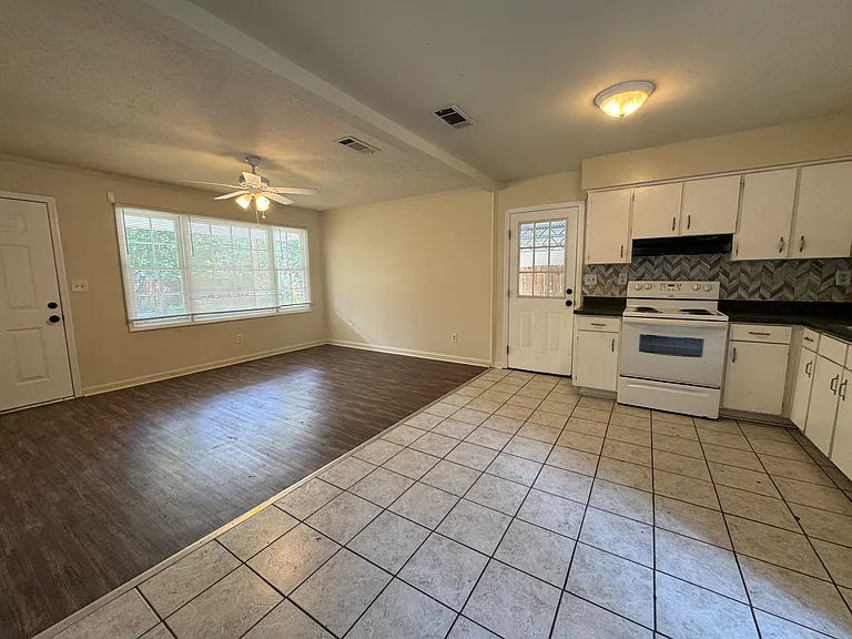 6108 King William Dr — Photo 4