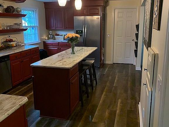 4th image of 150 Hillrise Dr