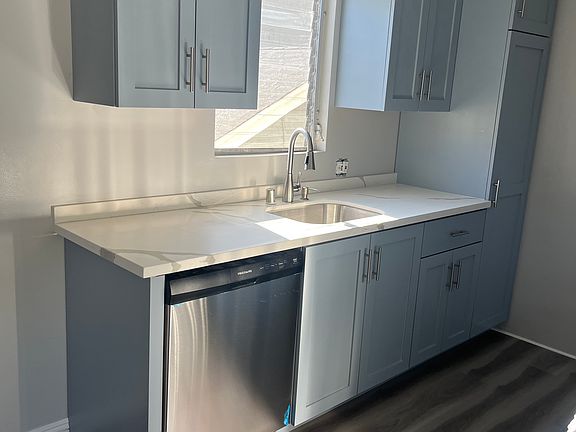5th image of 3741 Keystone Ave APT 4