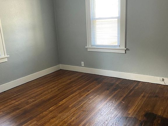 5th image of 718 Dawson St