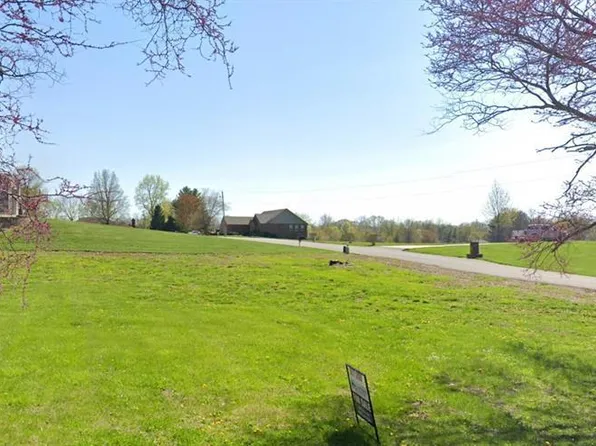 828 Glen Crossing Rd, Glen Carbon, IL 62034