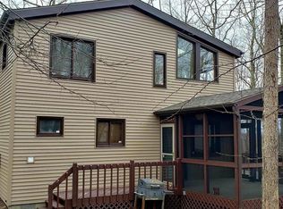 3221 Cherry Ridge Rd, Bushkill, PA 18324