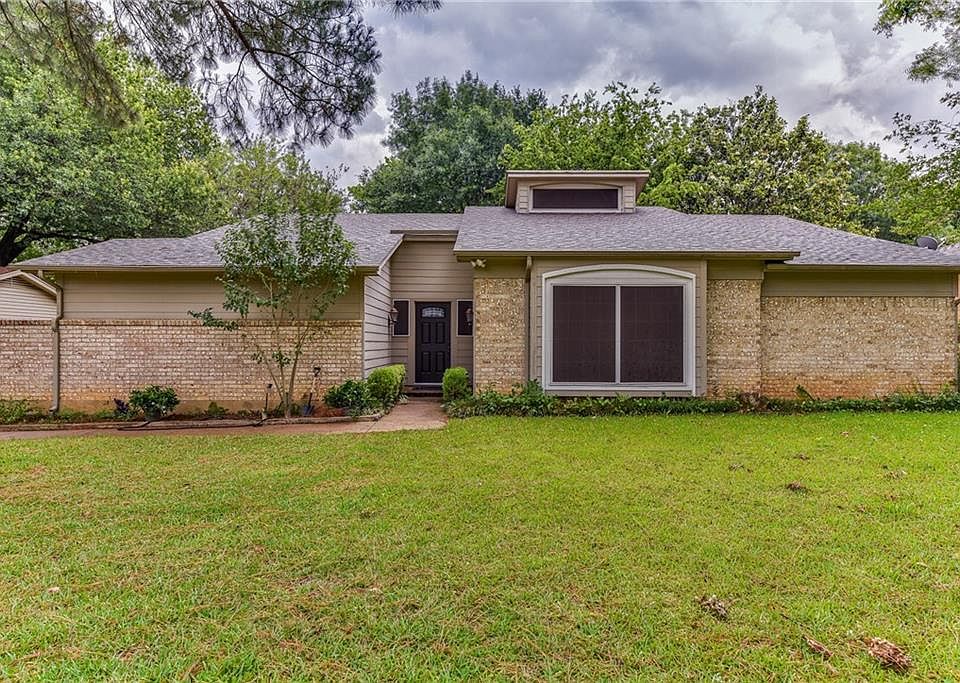 1st image of 2321 Southcrest Dr