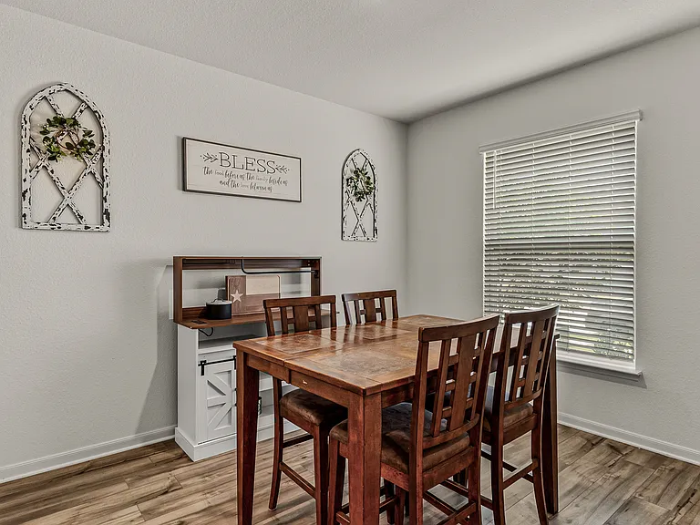 1916 Pondera St — Photo 10