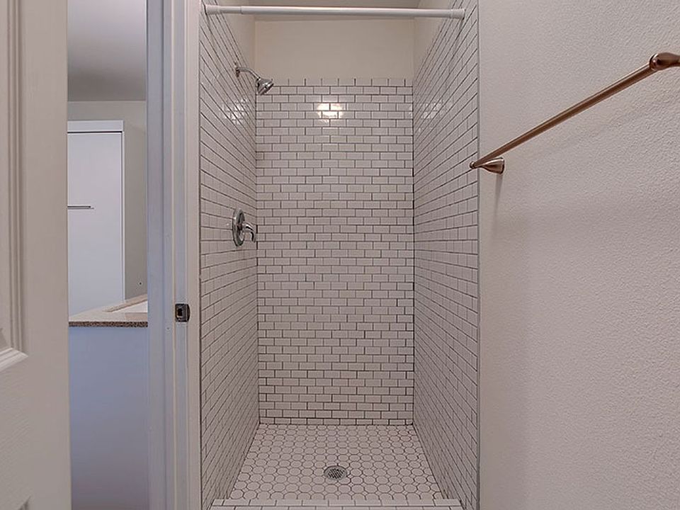 1st image of 306 E 30th St APT 207