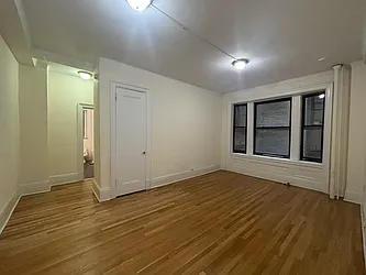 2586 Broadway, #2J