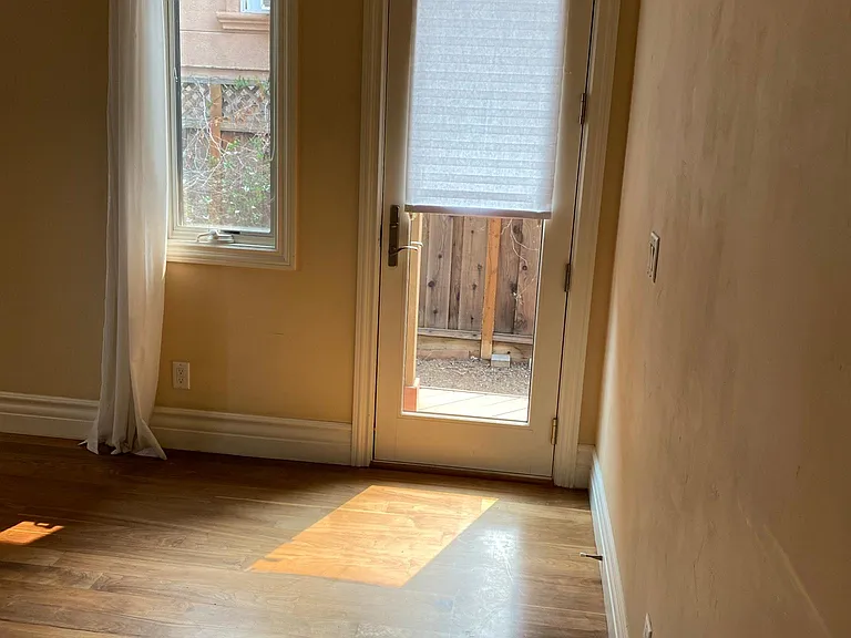135 Carmelita Dr — Photo 10