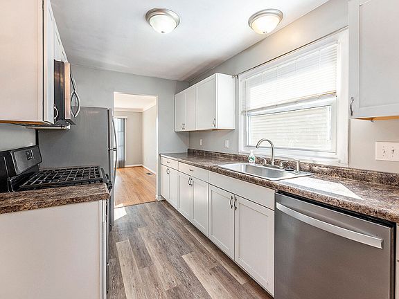 5th image of 1415 E Rowland Ave