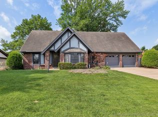 5914 E 97th St, Tulsa, OK 74137