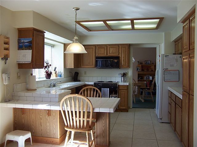 2nd image of 1860 Foxwood Dr