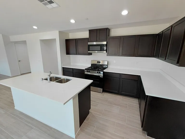 485 Palomino Ct — Photo 6
