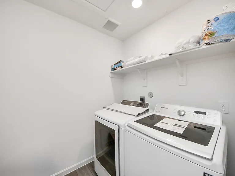 4830 Highland Springs Dr — Photo 36