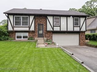3503 Greenleaf Ave, Island Lake, IL 60042