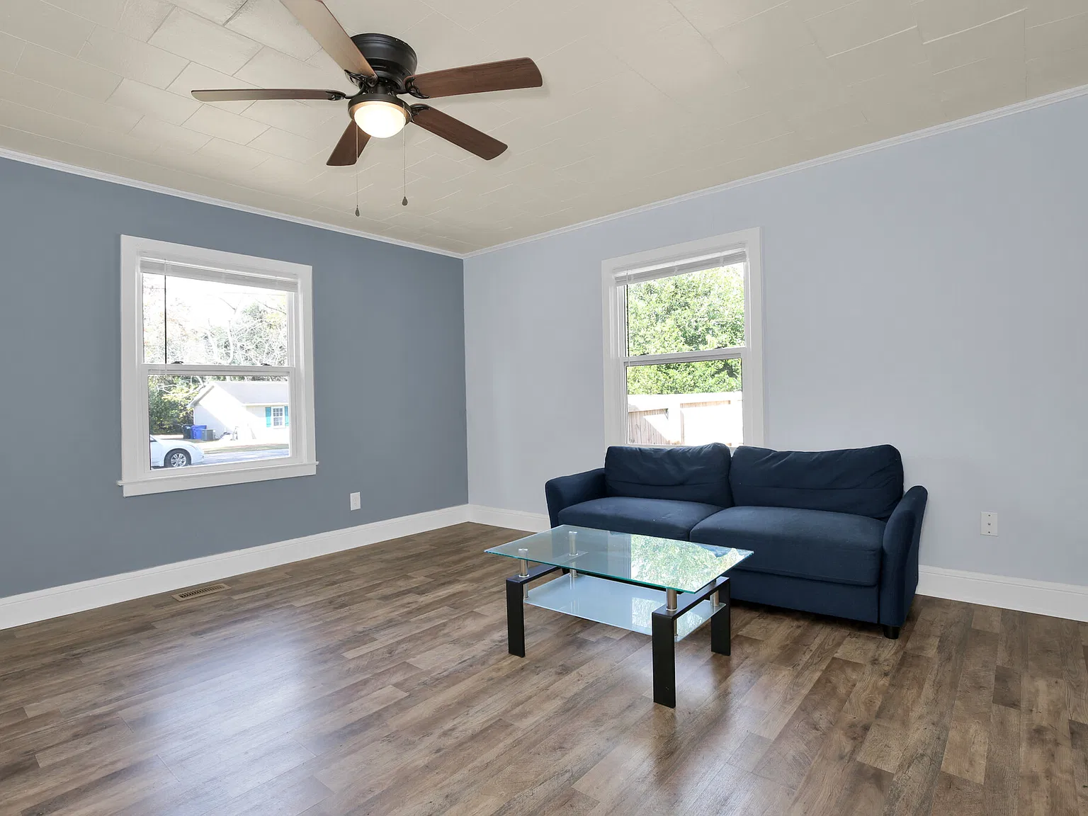 2 bed, 918 sqft, $1,200 — Photo 2