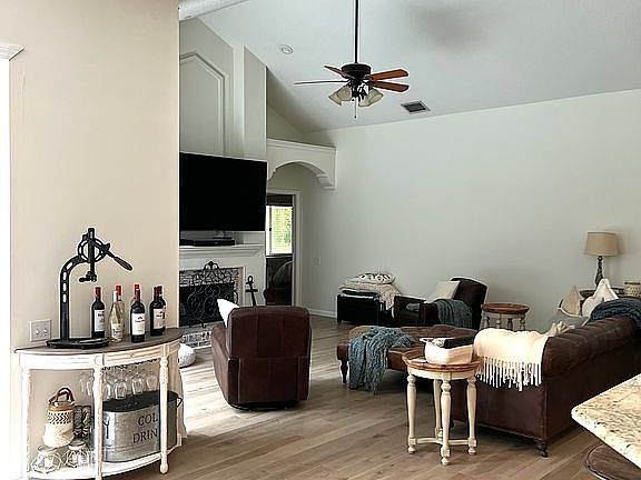 4th image of 4055 Carlyle Lakes Blvd