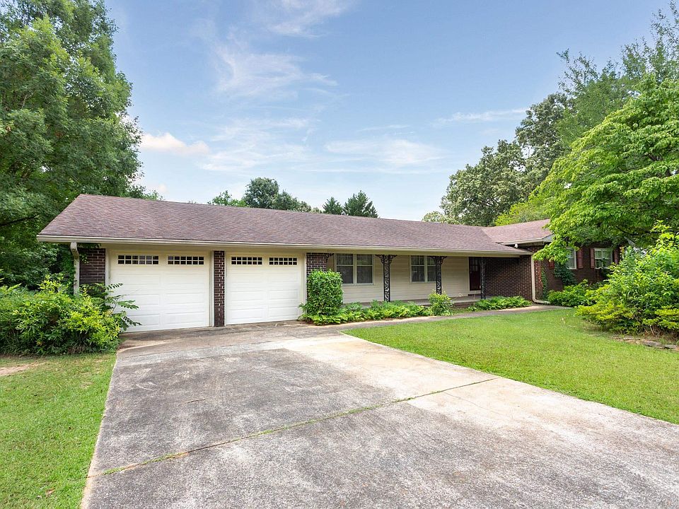 1st image of 3916 Lee Dr