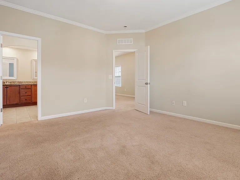 2084 Tanners Mill Dr — Photo 17