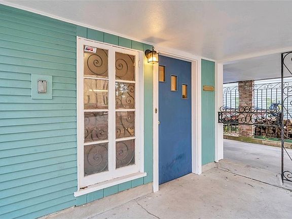 3rd image of 2719 Pine St