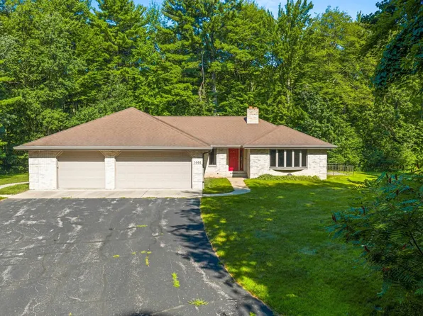 1444 Timber Trl, Suamico, WI 54173