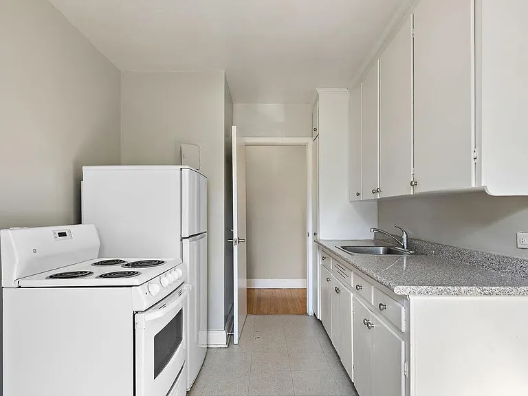 19 Engelhart Cres #64-68 — Photo 16